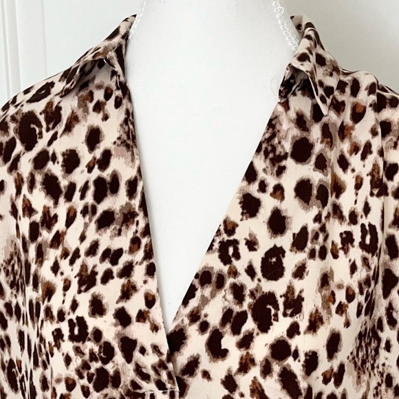 H by Halston Animal Print V-Neck Blouse – Brown & Cream, Collared, Size Medium - Picture 5 of 13
